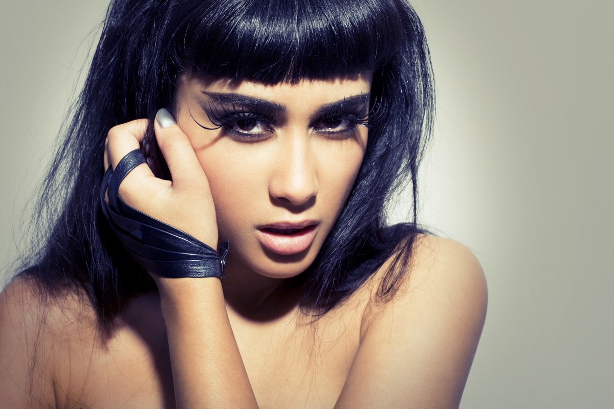 Mis ojos verdes y mis curvas totalmente naturales hacen de mí una mujer muy atractiva